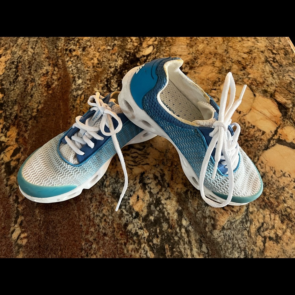 Columbia water sneaker